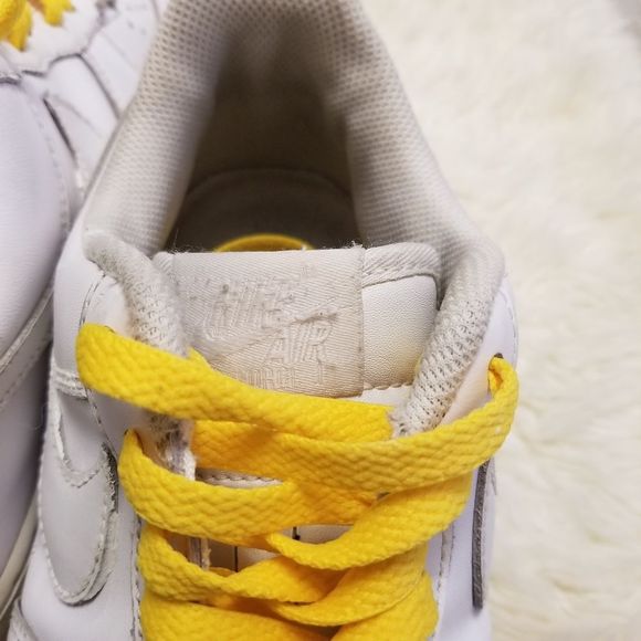 Nike AF1 Air Force One 8.5 - Picture 2 of 11